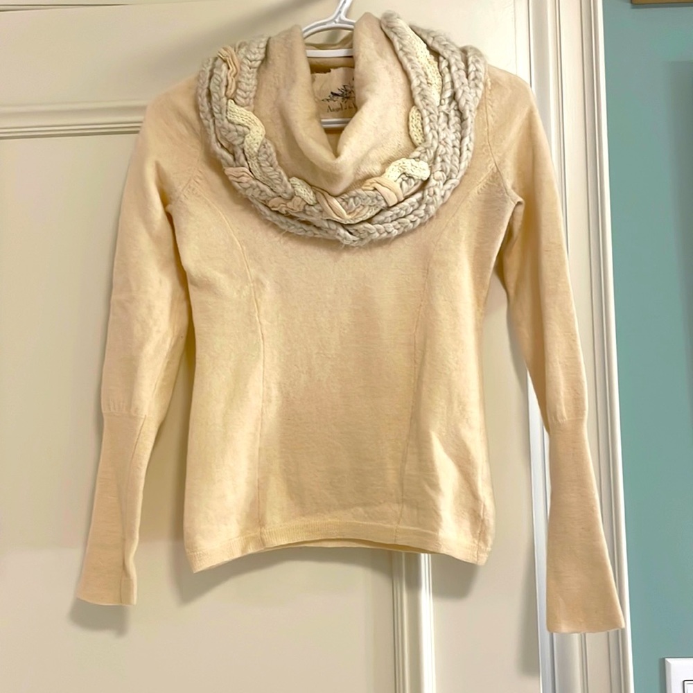 Cream wool shawl collar sweater, Angel of the North